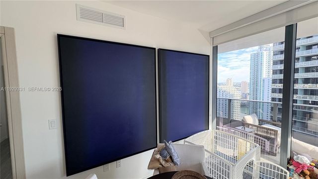 1000 Brickell Plz 4009, Miami, FL 33131