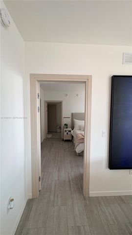 1000 Brickell Plz 4009, Miami, FL 33131