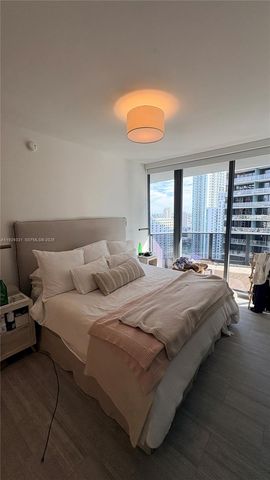 1000 Brickell Plz 4009, Miami, FL 33131