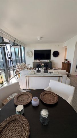 1000 Brickell Plz 4009, Miami, FL 33131