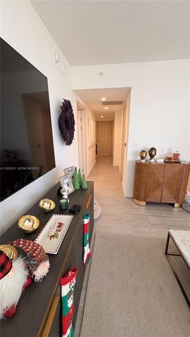 1000 Brickell Plz 4009, Miami, FL 33131