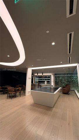 1000 Brickell Plz 4009, Miami, FL 33131