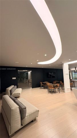 1000 Brickell Plz 4009, Miami, FL 33131