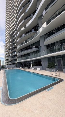 1000 Brickell Plz 4009, Miami, FL 33131