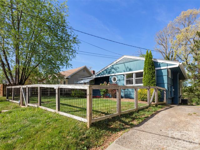 68 Vandalia Avenue, Asheville, NC 28806