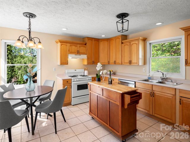 68 Vandalia Avenue, Asheville, NC 28806