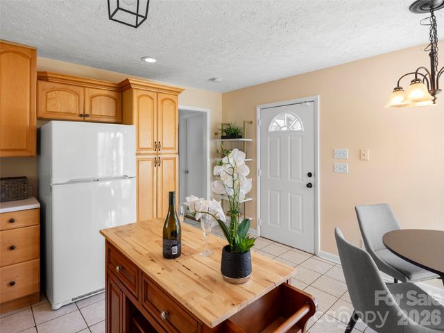 68 Vandalia Avenue, Asheville, NC 28806