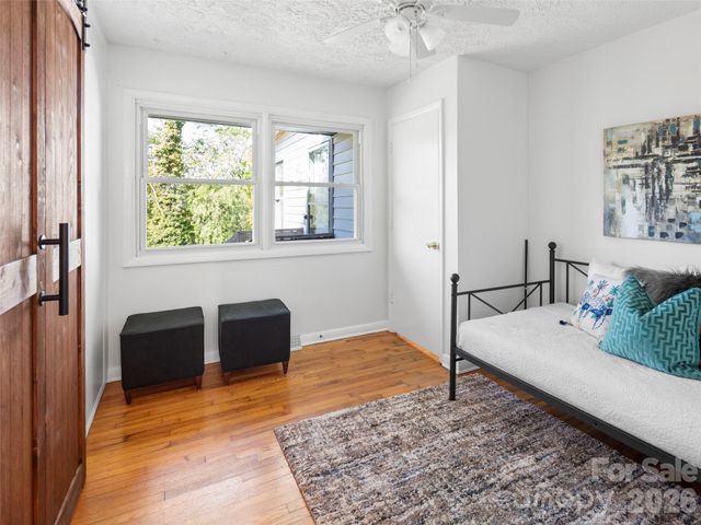 68 Vandalia Avenue, Asheville, NC 28806