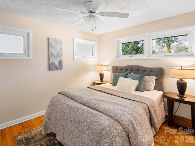 68 Vandalia Avenue, Asheville, NC 28806
