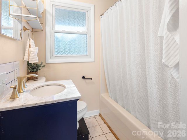 68 Vandalia Avenue, Asheville, NC 28806