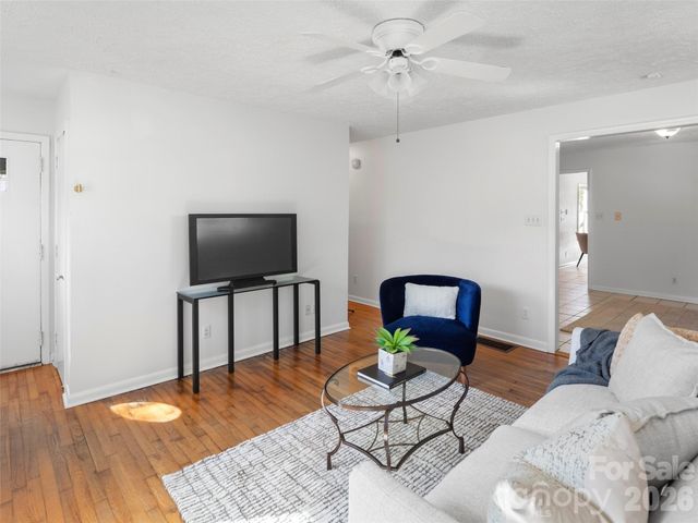 68 Vandalia Avenue, Asheville, NC 28806