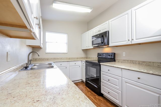 6127 Bright Valley Dr, San Antonio, TX 78242