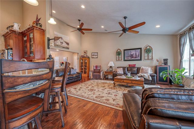 96 Vance Dr, Cross Creek Twp, PA 15021