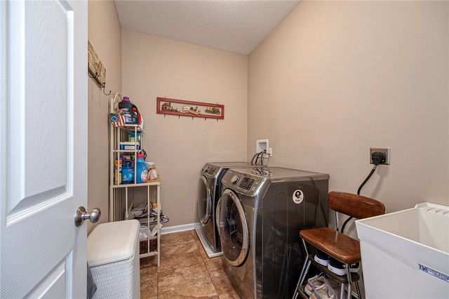 96 Vance Dr, Cross Creek Twp, PA 15021