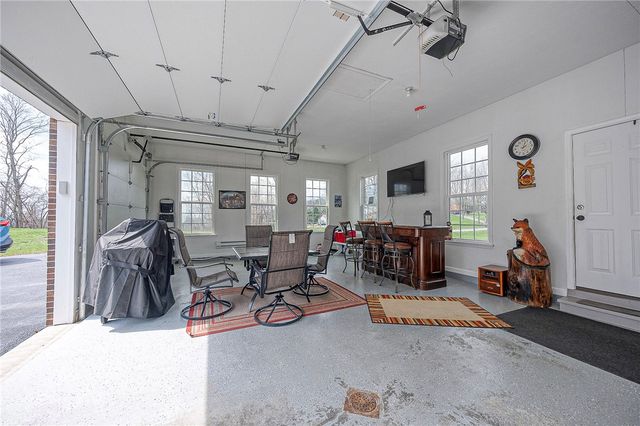 96 Vance Dr, Cross Creek Twp, PA 15021