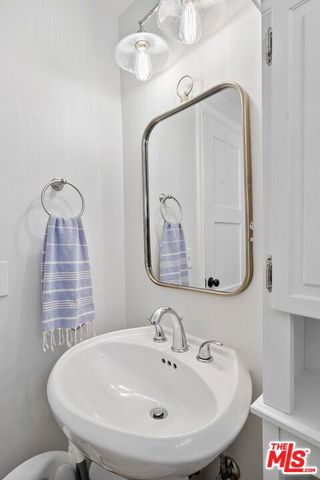 3734 Loadstone Drive, Sherman Oaks, CA 91403