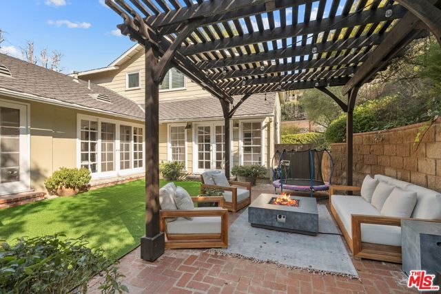 3734 Loadstone Drive, Sherman Oaks, CA 91403
