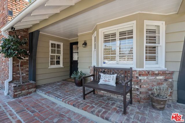 3734 Loadstone Drive, Sherman Oaks, CA 91403