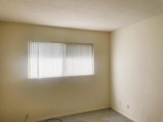 513 NW 9th Avenue, Boynton Beach, FL 33435