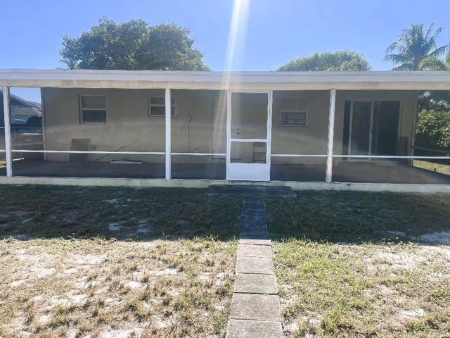 513 NW 9th Avenue, Boynton Beach, FL 33435