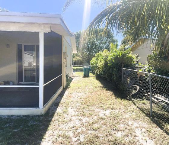 513 NW 9th Avenue, Boynton Beach, FL 33435