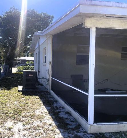 513 NW 9th Avenue, Boynton Beach, FL 33435