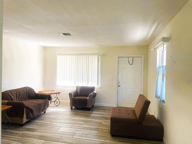 513 NW 9th Avenue, Boynton Beach, FL 33435