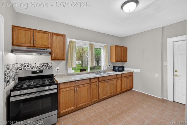 6881 Brace Street, Detroit, MI 48228