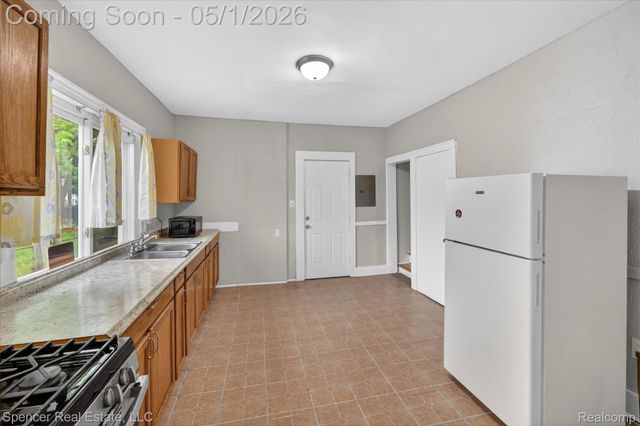6881 Brace Street, Detroit, MI 48228