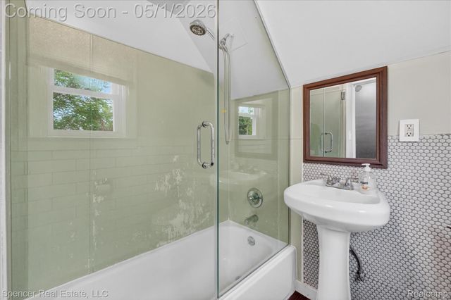 6881 Brace Street, Detroit, MI 48228