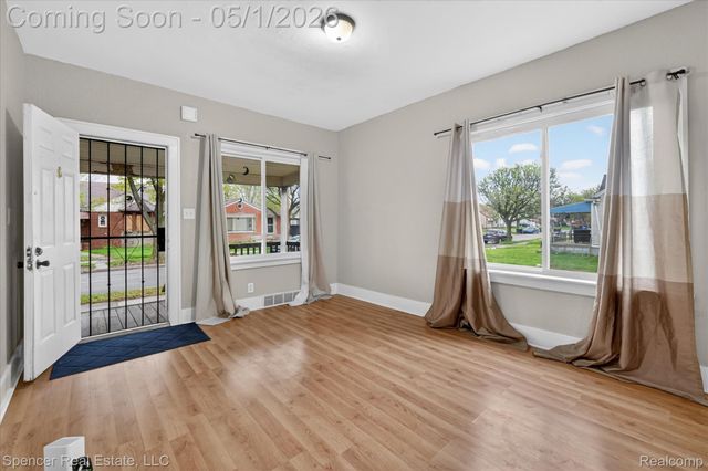 6881 Brace Street, Detroit, MI 48228