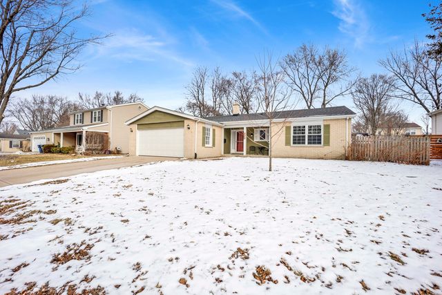 332 S River Road, Naperville, IL 60540