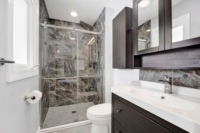 332 S River Road, Naperville, IL 60540