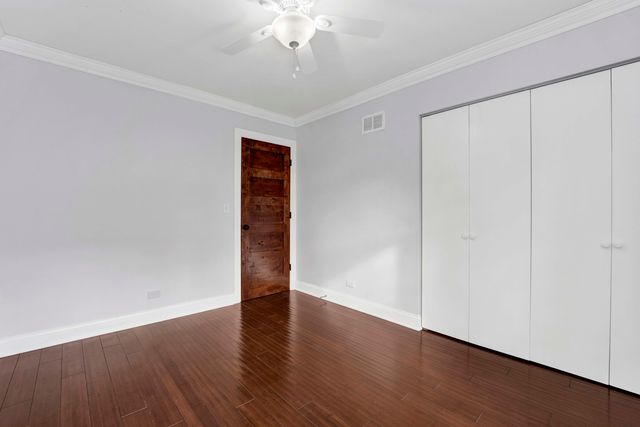 332 S River Road, Naperville, IL 60540