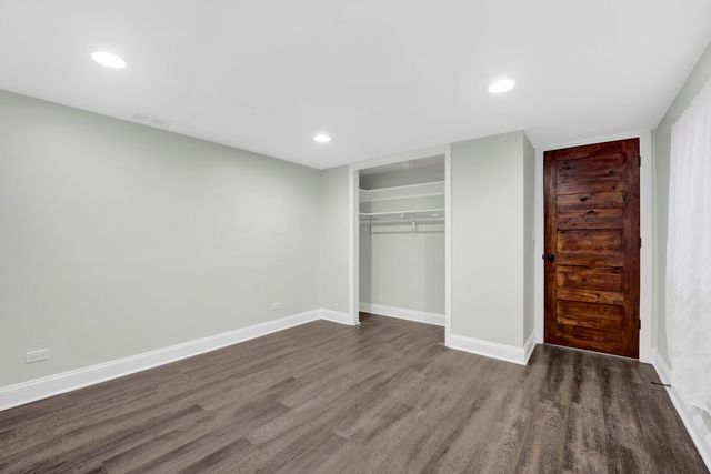 332 S River Road, Naperville, IL 60540