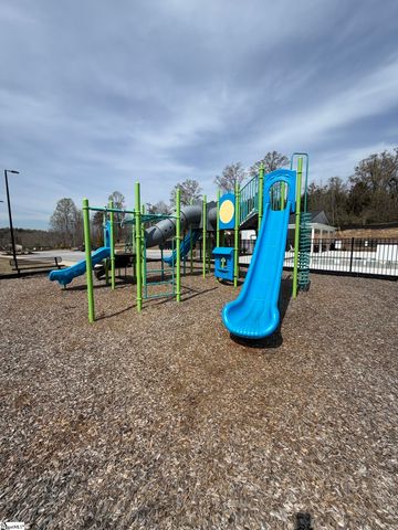 104 Madera Court, Spartanburg, SC 29302