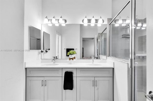 4925 NW 51st Ter, Tamarac, FL 33319