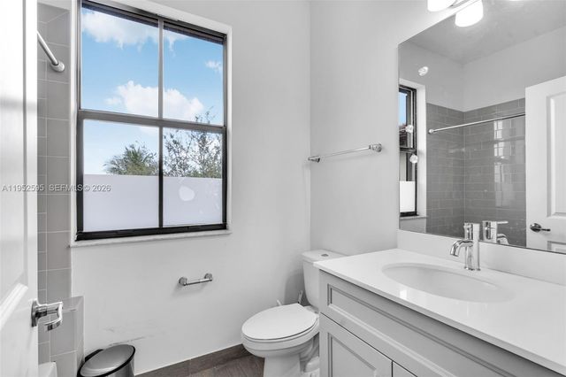 4925 NW 51st Ter, Tamarac, FL 33319