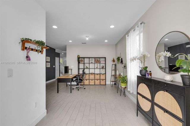 4925 NW 51st Ter, Tamarac, FL 33319