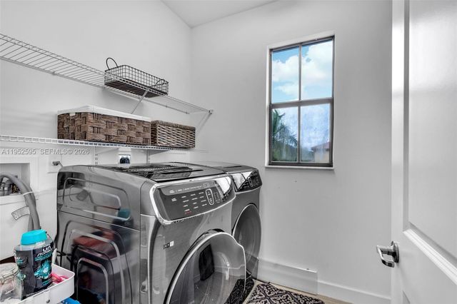 4925 NW 51st Ter, Tamarac, FL 33319