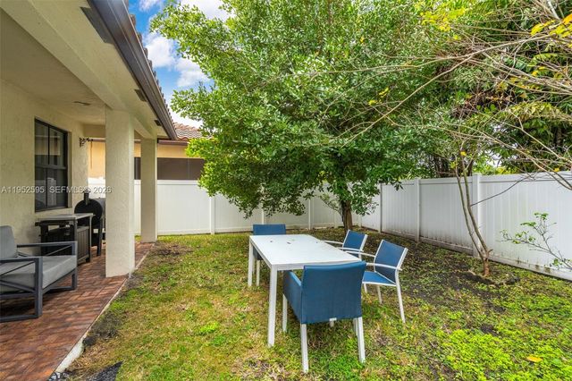 4925 NW 51st Ter, Tamarac, FL 33319