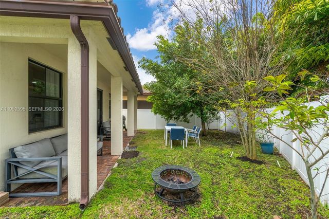 4925 NW 51st Ter, Tamarac, FL 33319