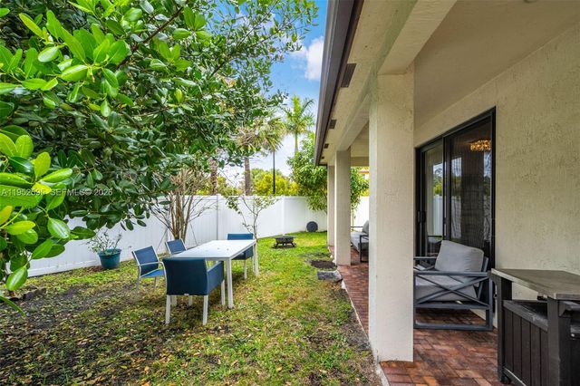 4925 NW 51st Ter, Tamarac, FL 33319