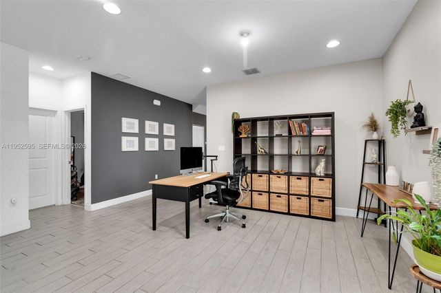 4925 NW 51st Ter, Tamarac, FL 33319