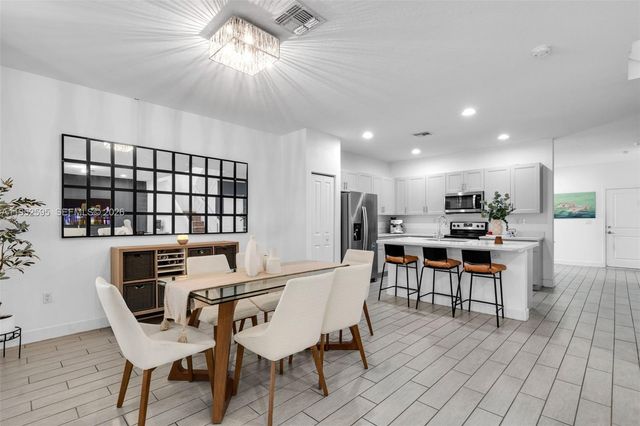 4925 NW 51st Ter, Tamarac, FL 33319