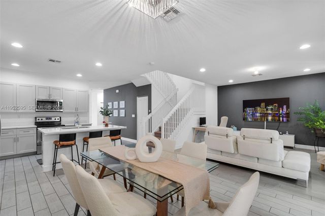 4925 NW 51st Ter, Tamarac, FL 33319