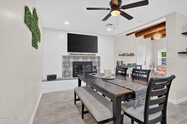2334 W AUGUSTA Avenue, Phoenix, AZ 85021