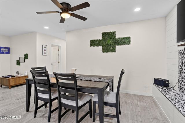 2334 W AUGUSTA Avenue, Phoenix, AZ 85021