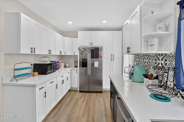 2334 W AUGUSTA Avenue, Phoenix, AZ 85021