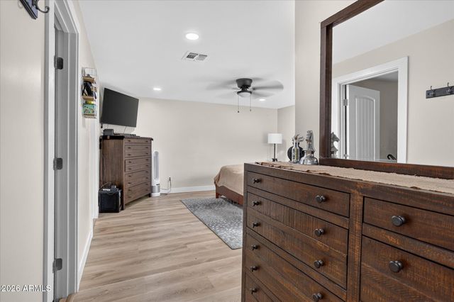 2334 W AUGUSTA Avenue, Phoenix, AZ 85021